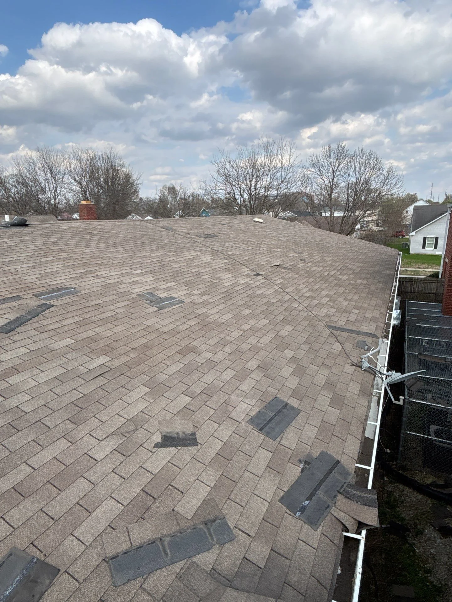 Emergency Roof Tarping in Woodcreek Reserve, IN